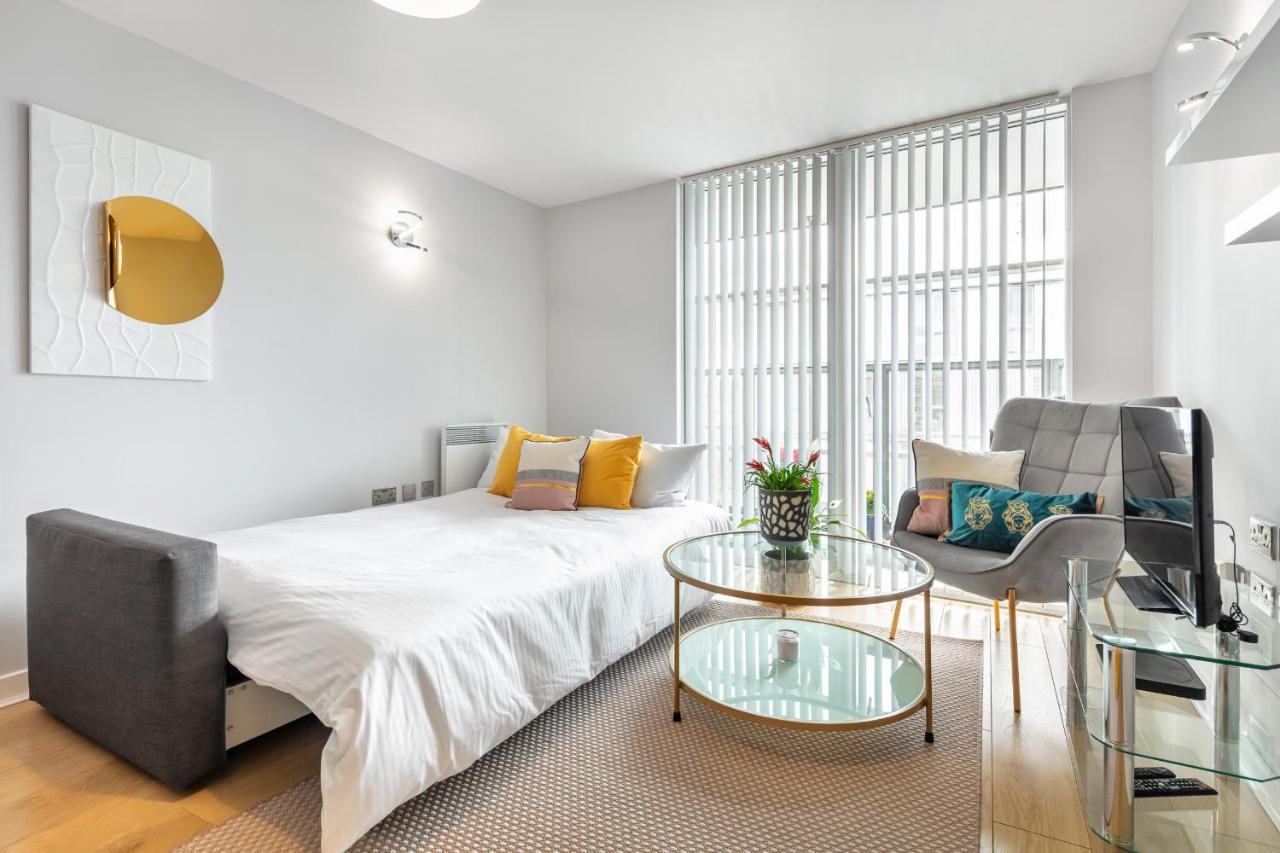 Stunning Apartment With Underground Parking! Londres Exterior foto